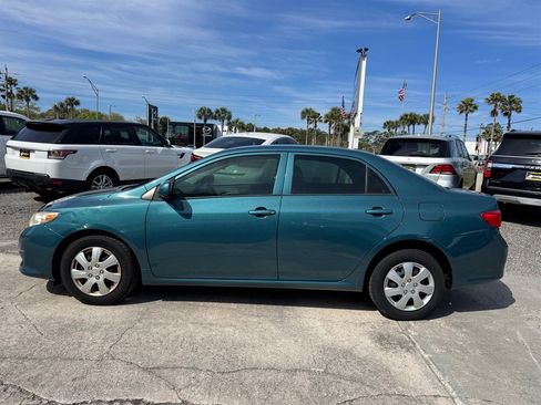 Used 2010 Toyota Corolla LE image 2