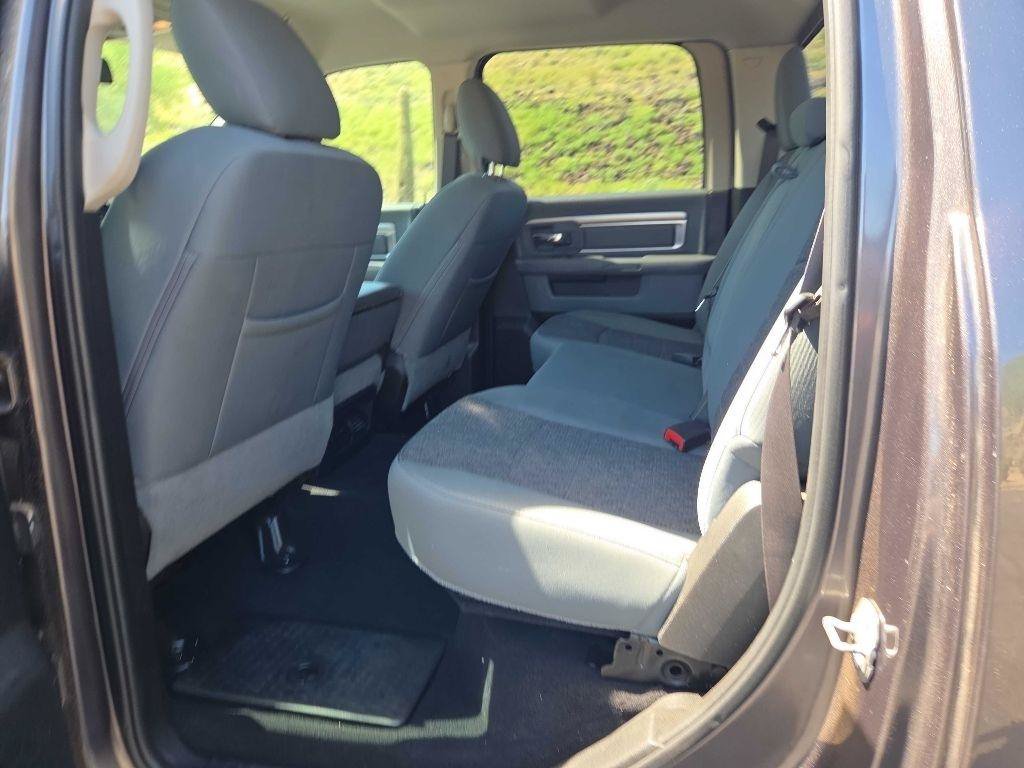 Used 2019 RAM 1500 Classic SLT w/ Luxury Group RWD image 13