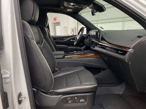 Used 2021 Cadillac Escalade ESV Premium Luxury image 20