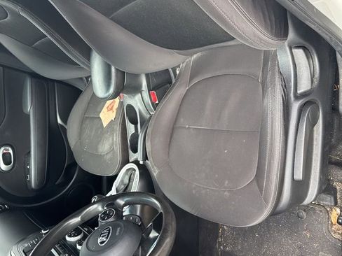 Used 2018 Kia Soul FWD image 10
