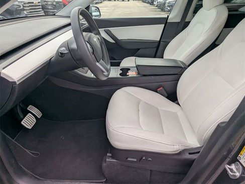 Used 2022 Tesla Model Y Performance image 23