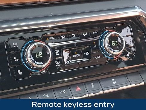 Used 2025 GMC Sierra 2500 Denali Ultimate image 14