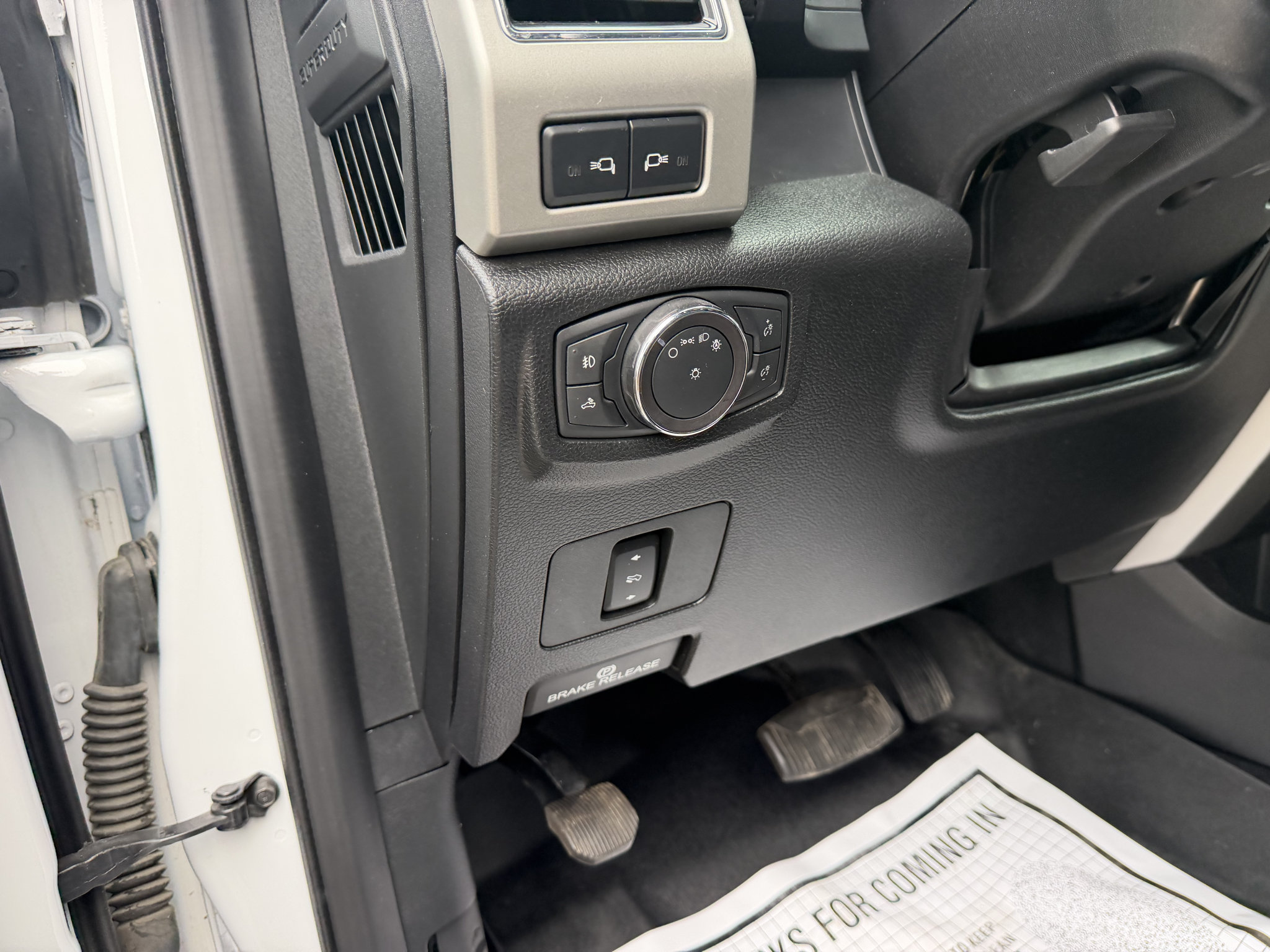 Used 2019 Ford F350 Lariat w/ Lariat Value Package AWD/4WD image 10