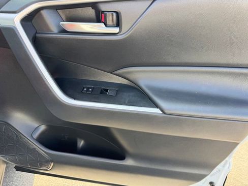 Used 2025 Toyota RAV4 XLE image 7