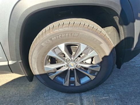 Used 2026 Chevrolet Equinox LT w/ Convenience Package II AWD/4WD image 5