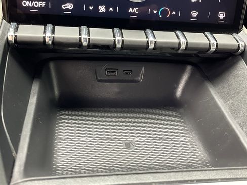 Certified 2025 GMC Terrain Elevation AWD/4WD image 24