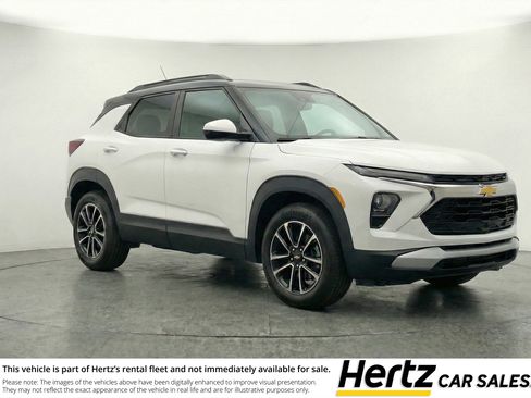 Used 2025 Chevrolet TrailBlazer LT image 1