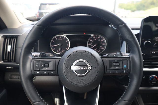 Used 2025 Nissan Pathfinder SL w/ SL Premium Package AWD/4WD image 13