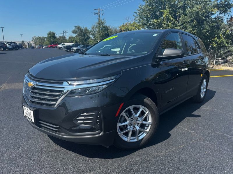 Certified 2022 Chevrolet Equinox LS w/ LS Convenience Package image 1