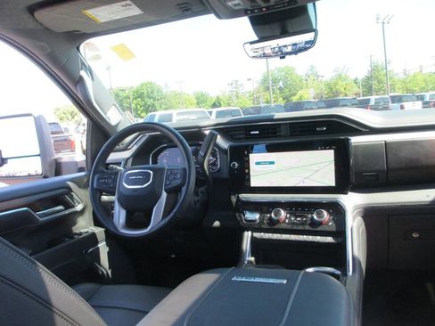 Used 2024 GMC Sierra 2500 Denali w/ Denali Reserve Package AWD/4WD image 29