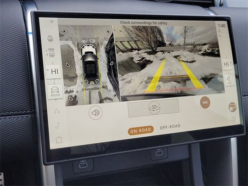 Used 2025 Land Rover Discovery Sport Dynamic SE image 30