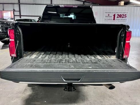 Used 2024 Chevrolet Silverado 2500 LTZ image 5