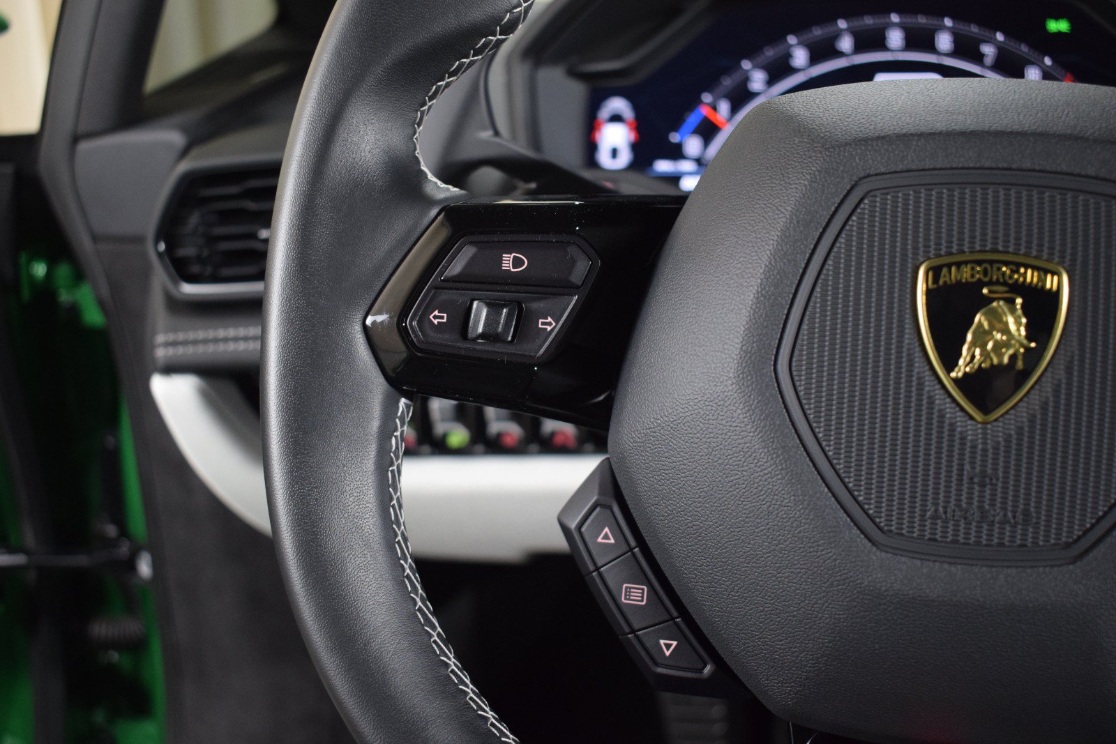 Used 2023 Lamborghini Huracan Tecnica RWD image 21