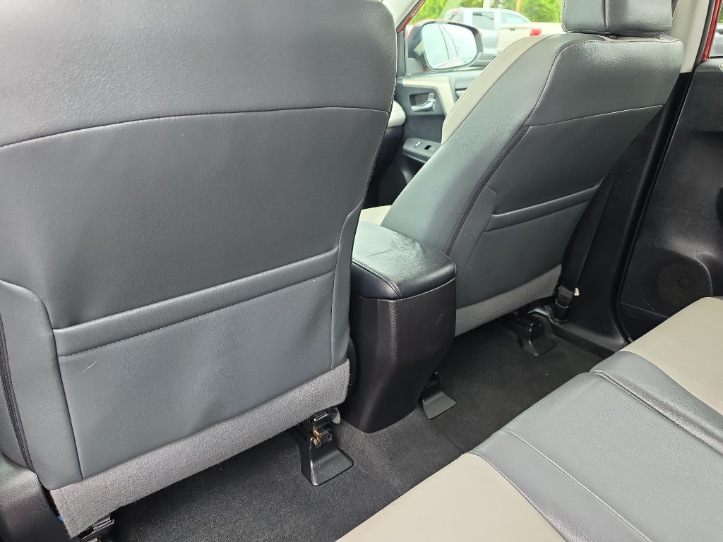 Used 2014 Toyota RAV4 Limited w/ Technology Package FWD image 19