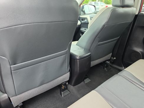 Used 2014 Toyota RAV4 Limited w/ Technology Package FWD image 19