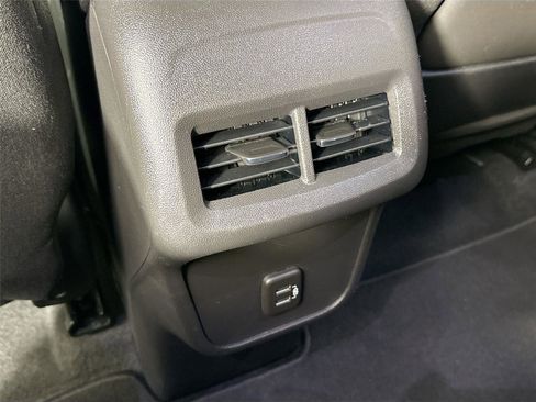 Used 2024 GMC Terrain SLE image 29