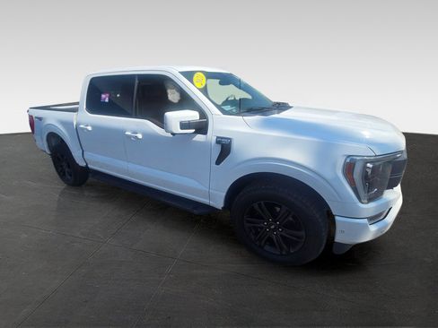 Used 2021 Ford F150 Lariat w/ Equipment Group 502A High AWD/4WD image 3
