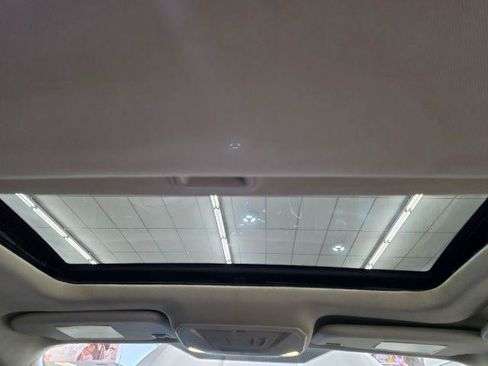 Used 2017 Ford Focus SEL FWD image 38