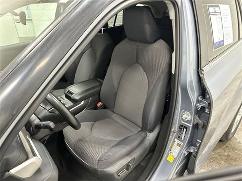 Used 2023 Toyota Highlander LE image 15