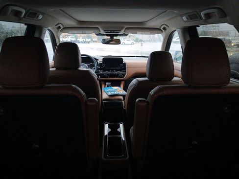 Used 2022 Nissan Pathfinder Platinum w/ Cargo Package image 15