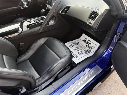 Used 2017 Chevrolet Corvette Stingray Coupe w/ 1LT image 19