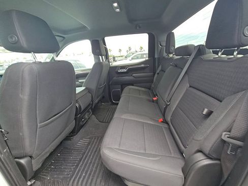 Used 2023 Chevrolet Silverado 1500 LT AWD/4WD image 7