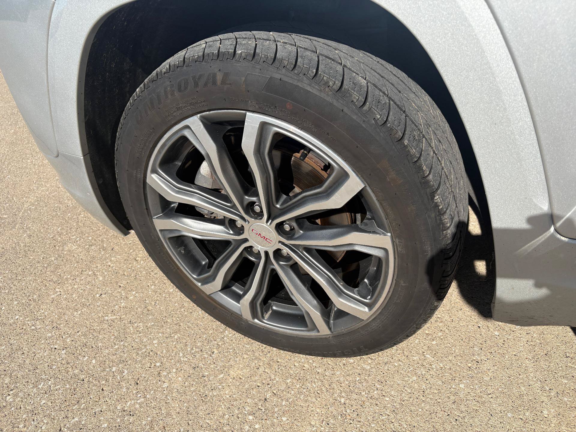 Used 2018 GMC Terrain Denali w/ Comfort Package AWD/4WD image 11