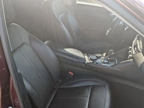 Used 2017 Alfa Romeo Giulia image 12