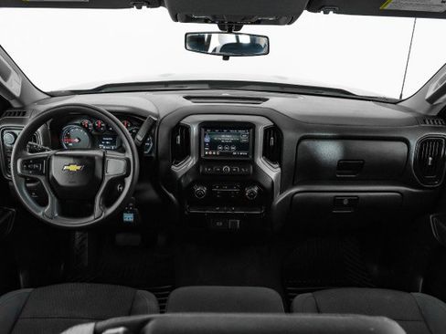 Used 2019 Chevrolet Silverado 1500 Custom w/ Custom Value Package image 12