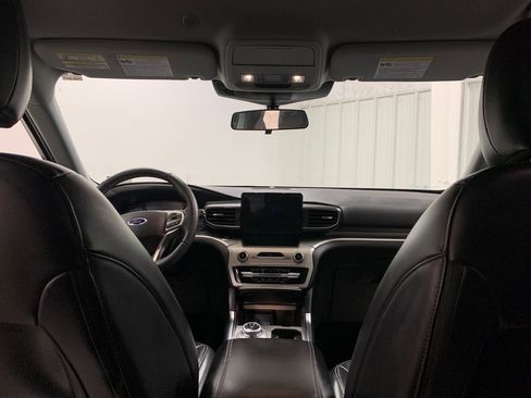 Used 2021 Ford Explorer XLT w/ Equipment Group 202A image 18