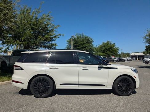 Used 2023 Lincoln Aviator Reserve w/ Equipment Group 201A image 3