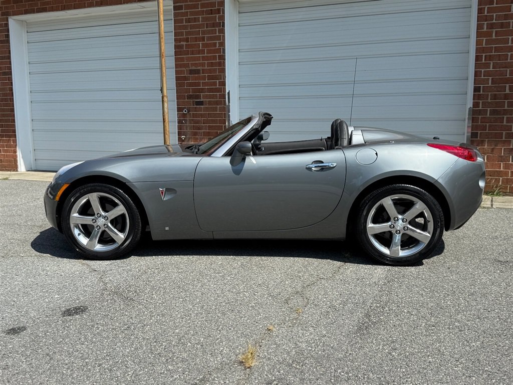 Used 2007 Pontiac Solstice Convertible w/ Premium Package RWD image 16