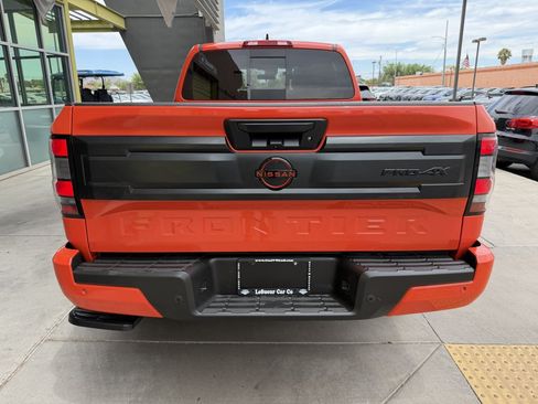 Used 2025 Nissan Frontier PRO-4X AWD/4WD image 13