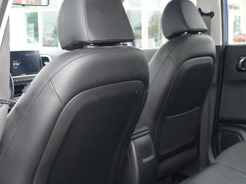 Used 2023 Hyundai Venue Limited FWD image 26
