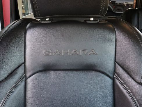 Used 2021 Jeep Wrangler Unlimited Sahara image 30