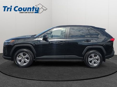 Used 2022 Toyota RAV4 XLE w/ Convenience Package image 5