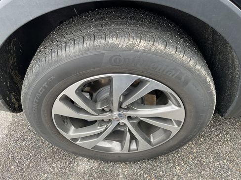 Used 2022 Buick Envision Essence w/ Technology Package I image 11