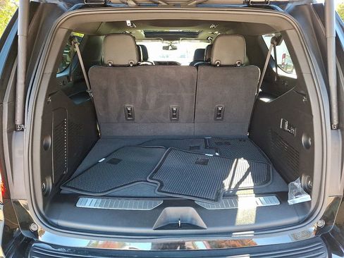 Used 2022 GMC Yukon XL Denali image 30