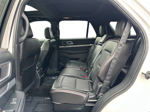 Used 2018 Ford Explorer Sport image 15