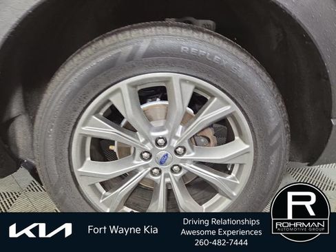 Used 2022 Ford Explorer XLT w/ Equipment Group 202A AWD/4WD image 12