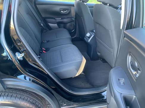 Used 2023 Honda HR-V LX image 27