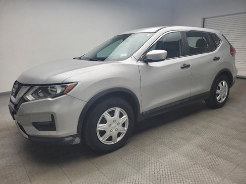 Used 2017 Nissan Rogue S FWD image 2