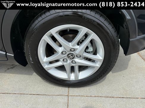 Used 2020 Toyota C-HR LE FWD image 10