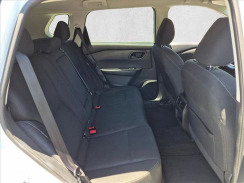 Used 2024 Nissan Rogue S AWD/4WD image 18
