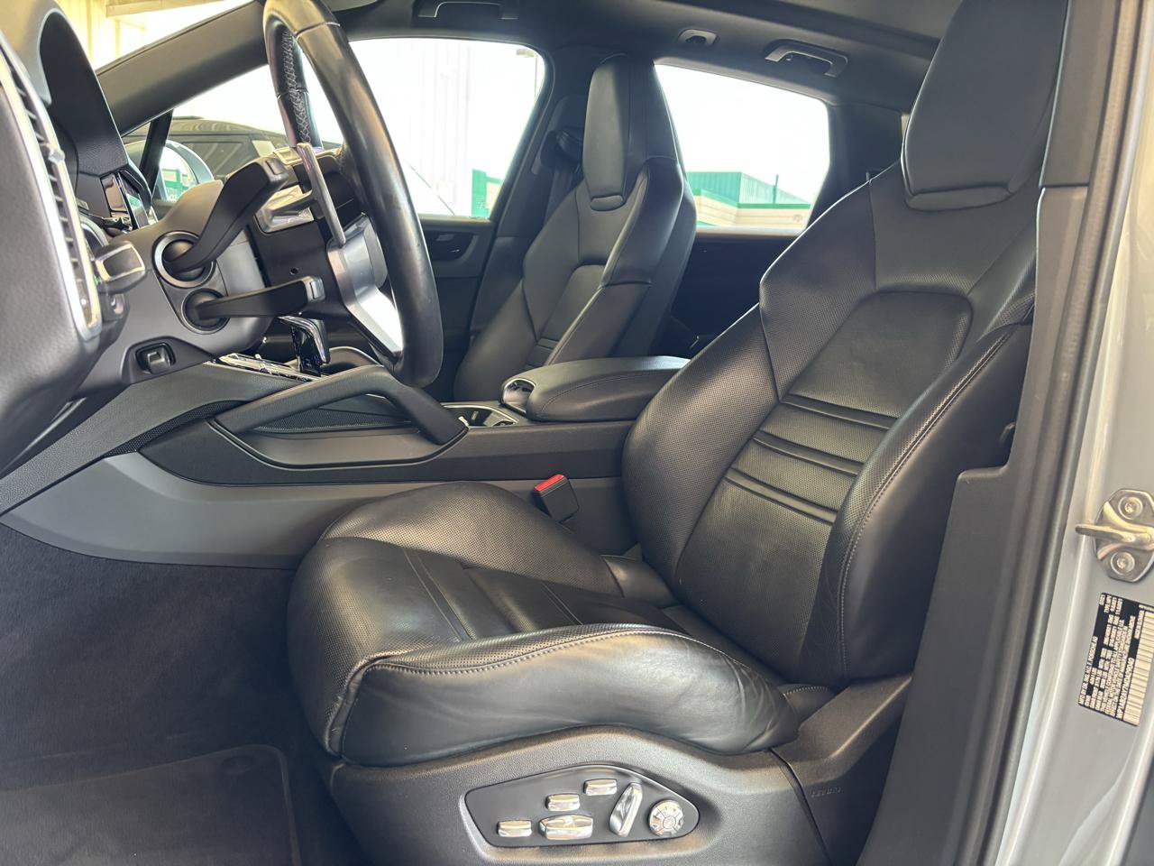 Used 2021 Porsche Cayenne S AWD/4WD image 14