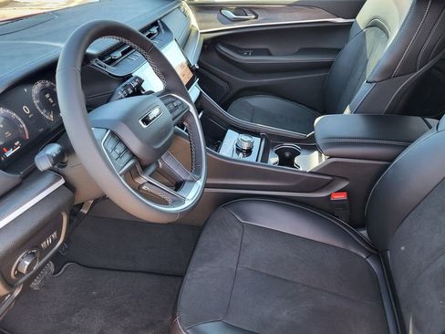 New 2026 Jeep Grand Cherokee Altitude AWD/4WD image 12