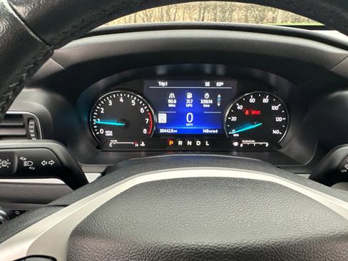 Used 2022 Ford Explorer XLT w/ Equipment Group 202A image 19