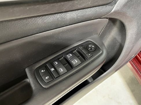 Used 2016 Chrysler 200 Limited Platinum image 12