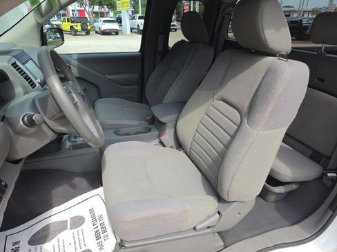 Used 2019 Nissan Frontier S RWD image 13