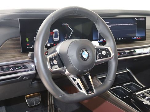 Used 2025 BMW 760i xDrive AWD/4WD image 6